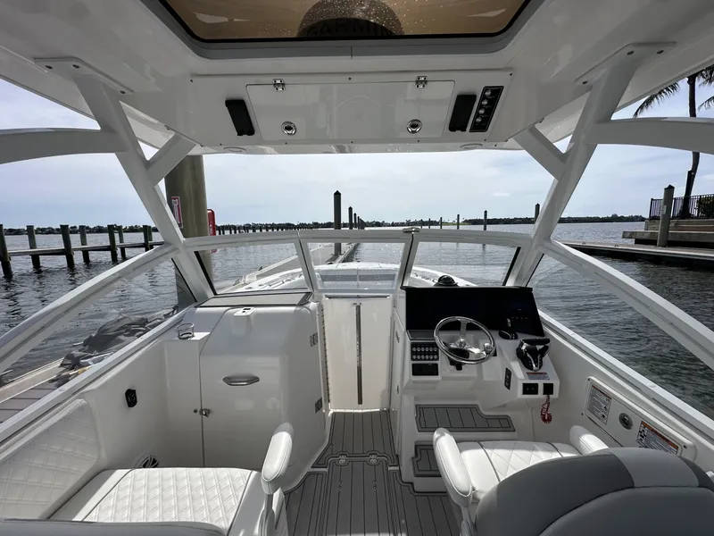 Slide: The Image of Sea Fox 288 Traveler 2025 - 6117900