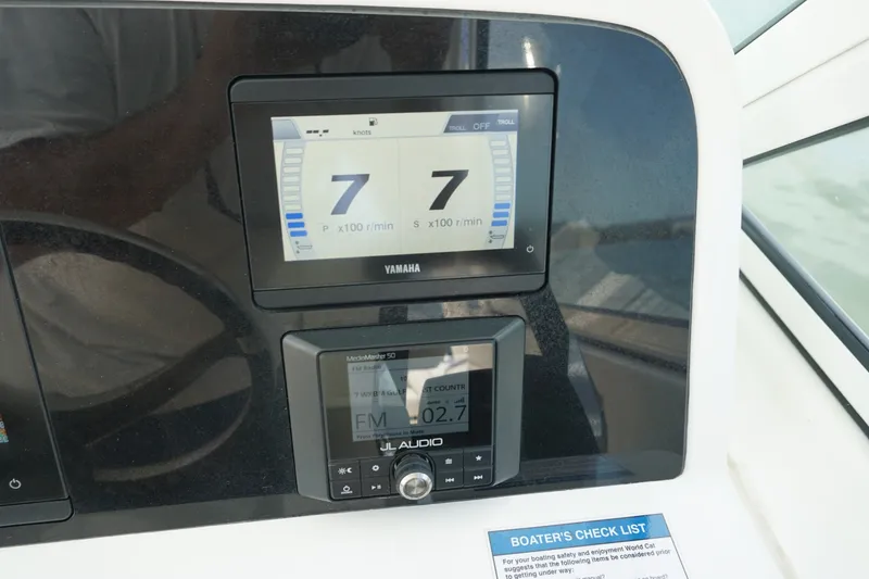 Slide: The Image of 2024 23 World Cat 230 DC Electronics (5) - 6032846