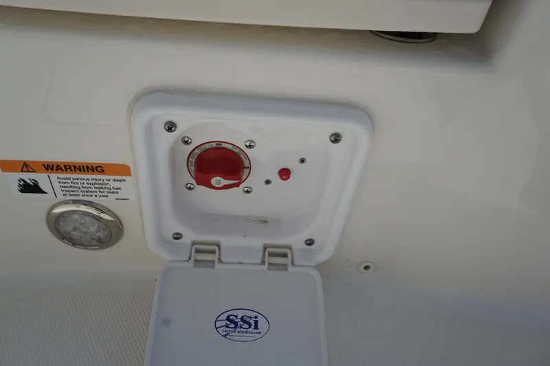 Slide: The Image of 2024 23 World Cat 230 DC Battery Switch - 6032885