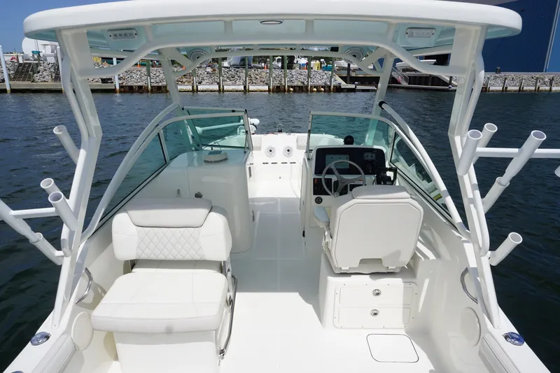 Slide: The Image of 2024 23 World Cat 230 DC Hardtop  (5) - 6032903