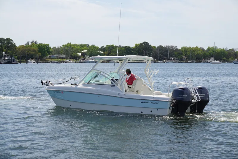 Slide: The Image of 2024 23 World Cat 230 DC Exterior Profile (4) - 6032943