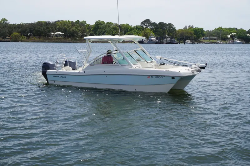 Slide: The Image of 2024 23 World Cat 230 DC Exterior Profile (6) - 6032959