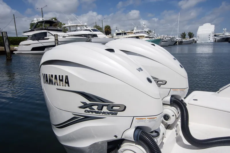 Slide: The Image of Everglades 340 Dual Console 2019 - 6032541