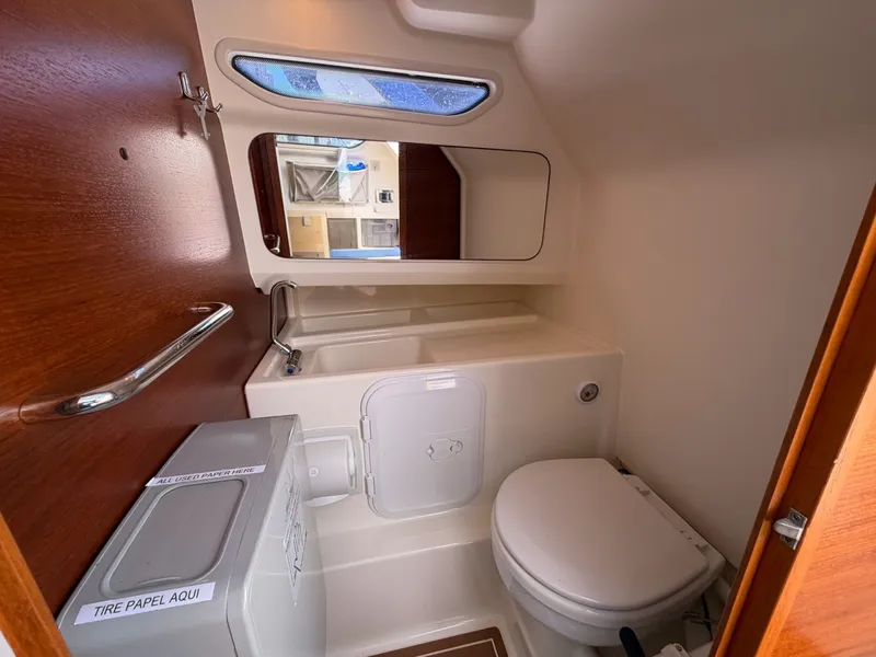 Slide: The Image of Nimbus 26 - Cabin Head 2021 Nimbus 26 Tender 8 - 6033496