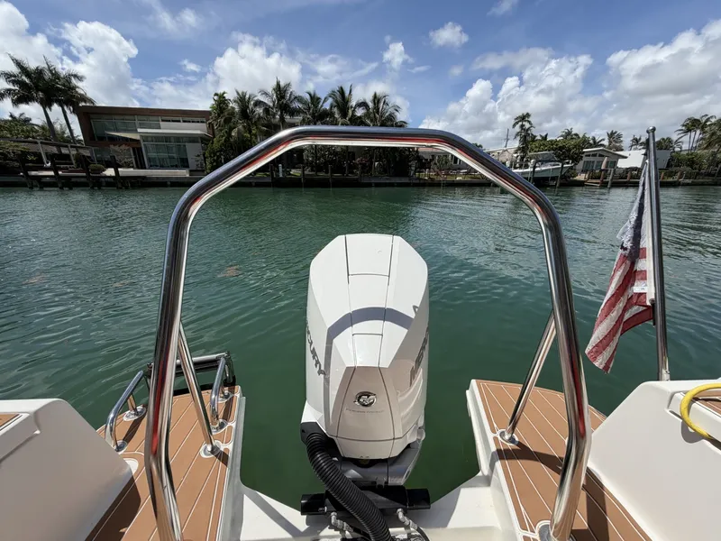 Slide: The Image of Nimbus 26 - Engine  2021 Nimbus 26 Tender 8 - 6033483