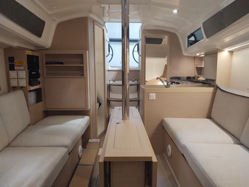 Slide: The Image of Beneteau Oceanis 30.1 2024 - 6033401