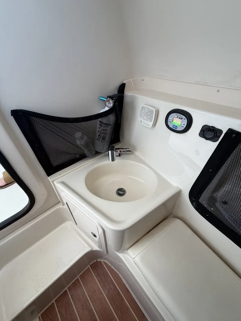 Slide: The Image of Grady-White 30 2019 - 6033658