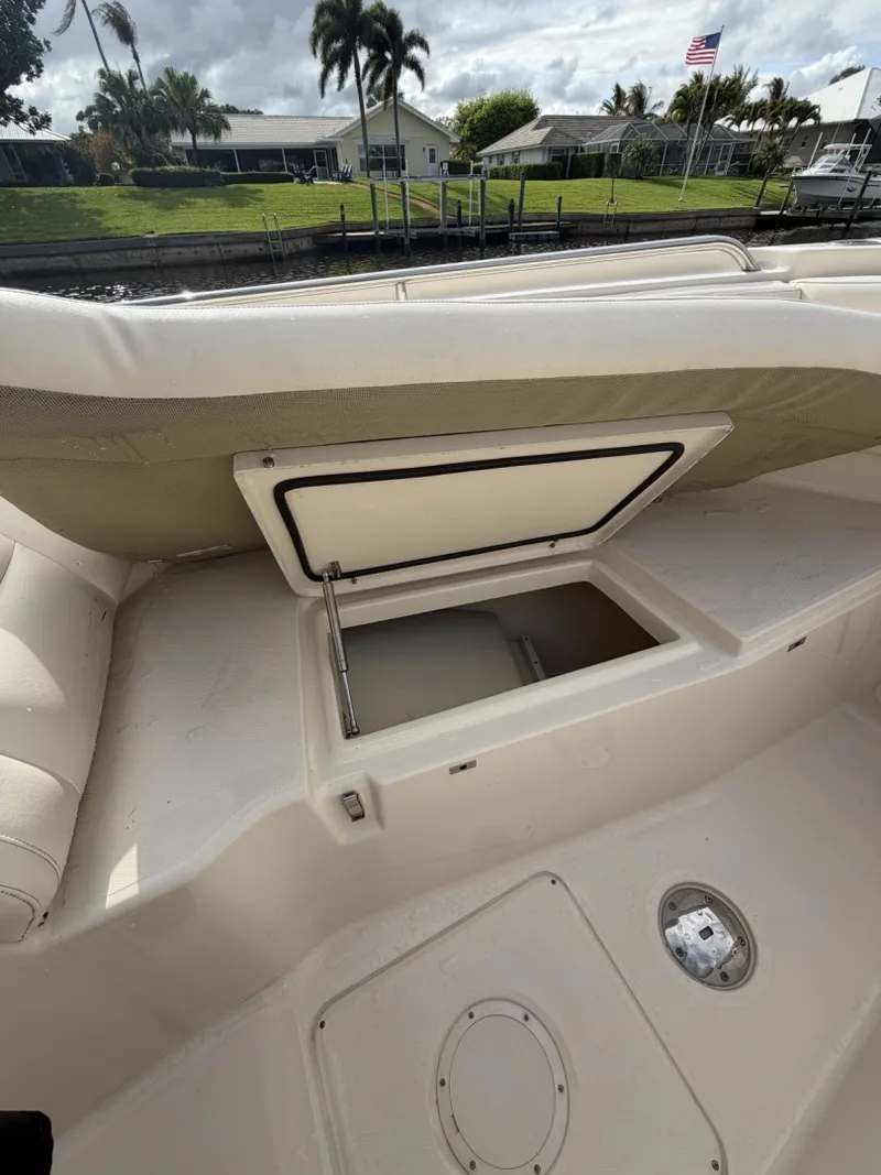 Slide: The Image of Grady-White 30 2019 - 6033648