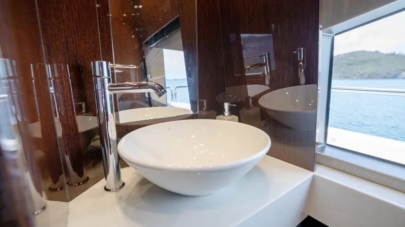 Slide: The Image of Sunseeker 86 Yacht 2017 - 6081832