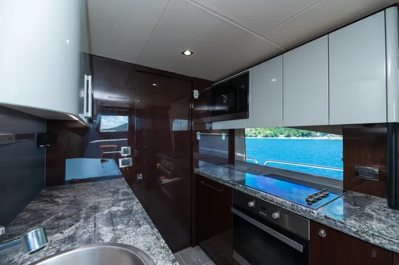 Slide: The Image of Sunseeker 86 Yacht 2017 - 6081835