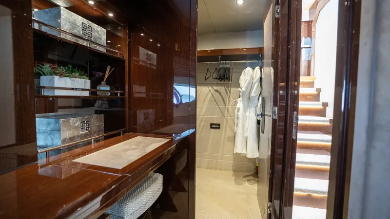 Slide: The Image of Sunseeker 86 Yacht 2017 - 6081862