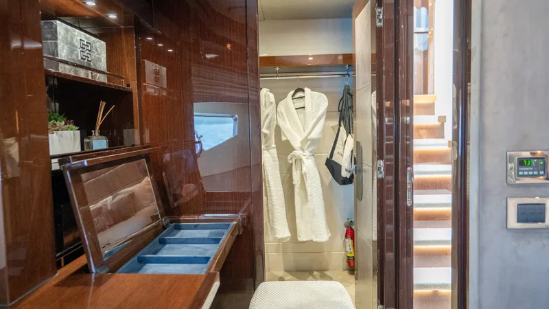 Slide: The Image of Sunseeker 86 Yacht 2017 - 6081863