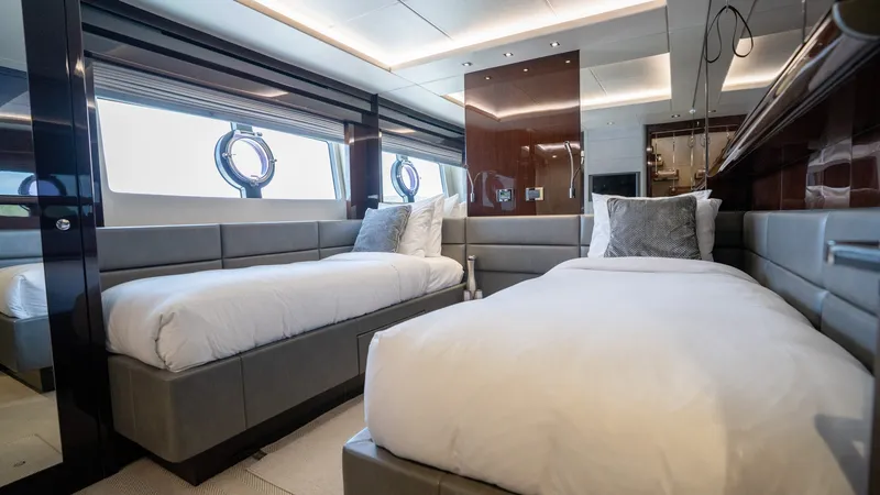 Slide: The Image of Sunseeker 86 Yacht 2017 - 6081876