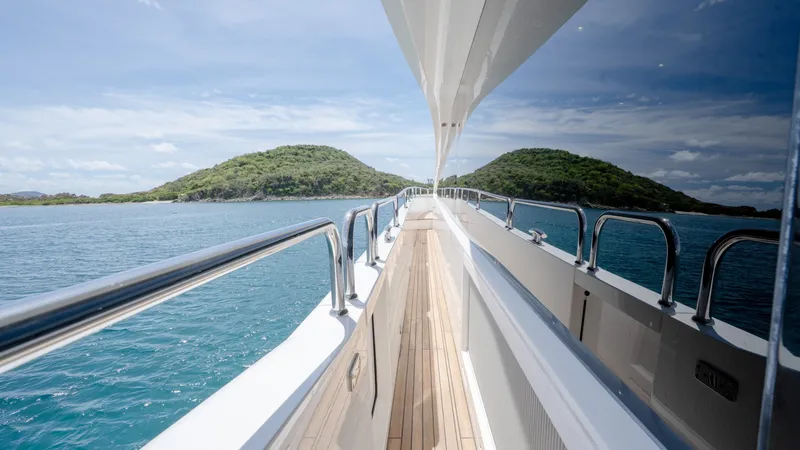 Slide: The Image of Sunseeker 86 Yacht 2017 - 6081880