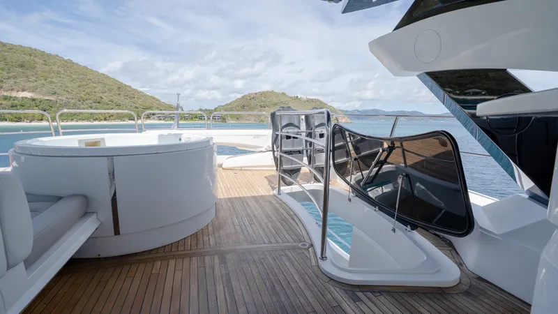 Slide: The Image of Sunseeker 86 Yacht 2017 - 6081895