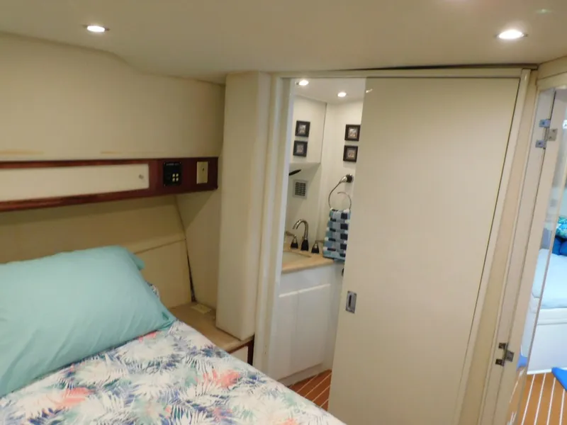 Slide: The Image of Sea Ray 460 Convertible 1987 - 6034459