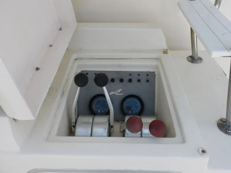 Slide: The Image of Sea Ray 460 Convertible 1987 - 6034430