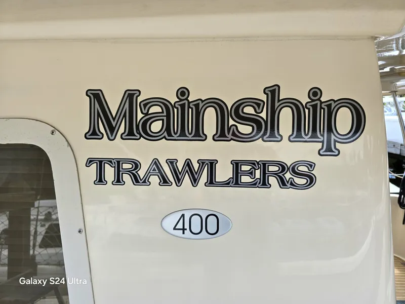 Slide: The Image of Mainship Logo - 6037517