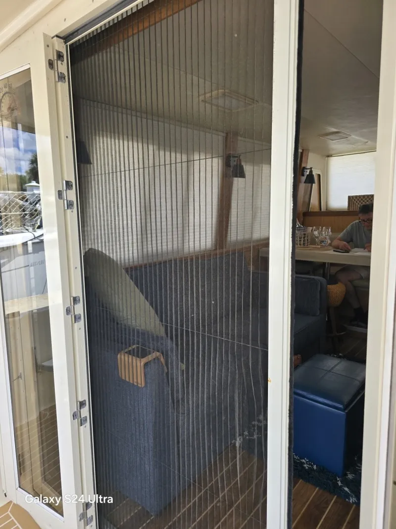 Slide: The Image of Sol Mate Salon Entry Screen - 6037390