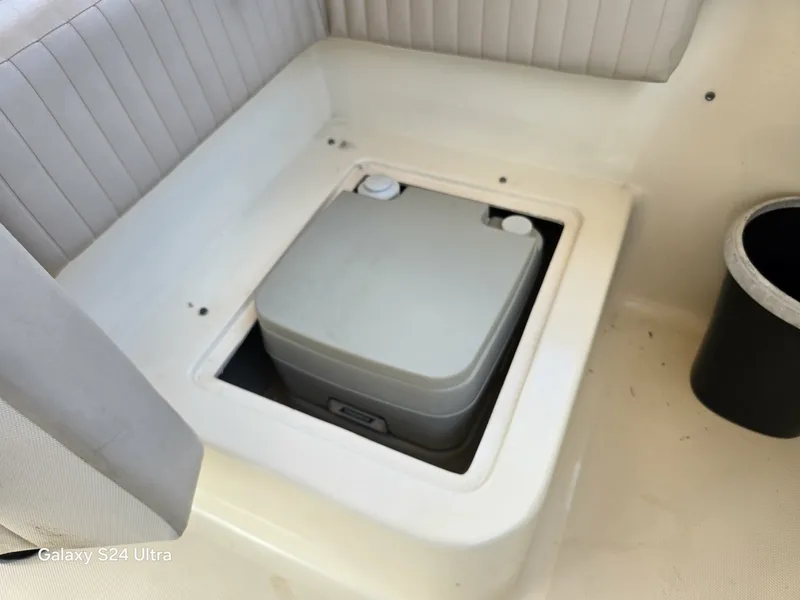 Slide: The Image of Fly Bridge Cassette Toilet - 6037507