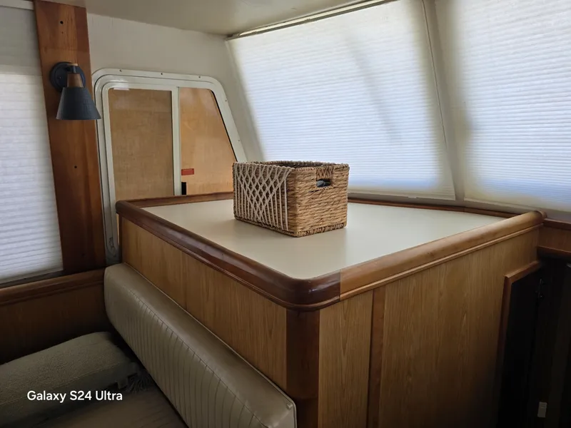 Slide: The Image of Salon Chart Table - 6037538