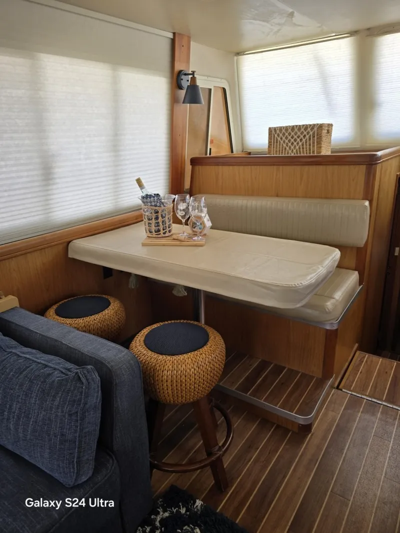 Slide: The Image of Salon Dinette - 6037726