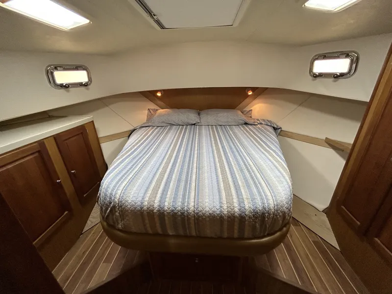 Slide: The Image of 40 Mainship master stateroom - 6047868