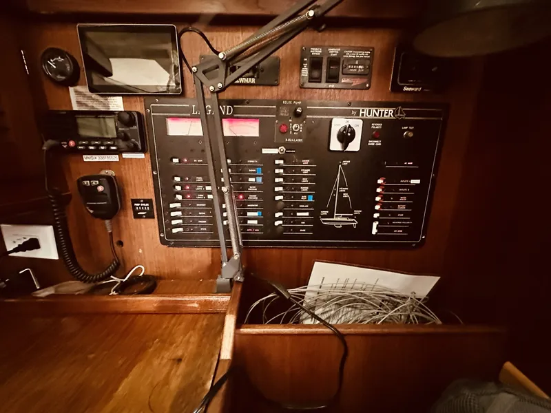 Slide: The Image of Hunter 41 1995 - 6035882