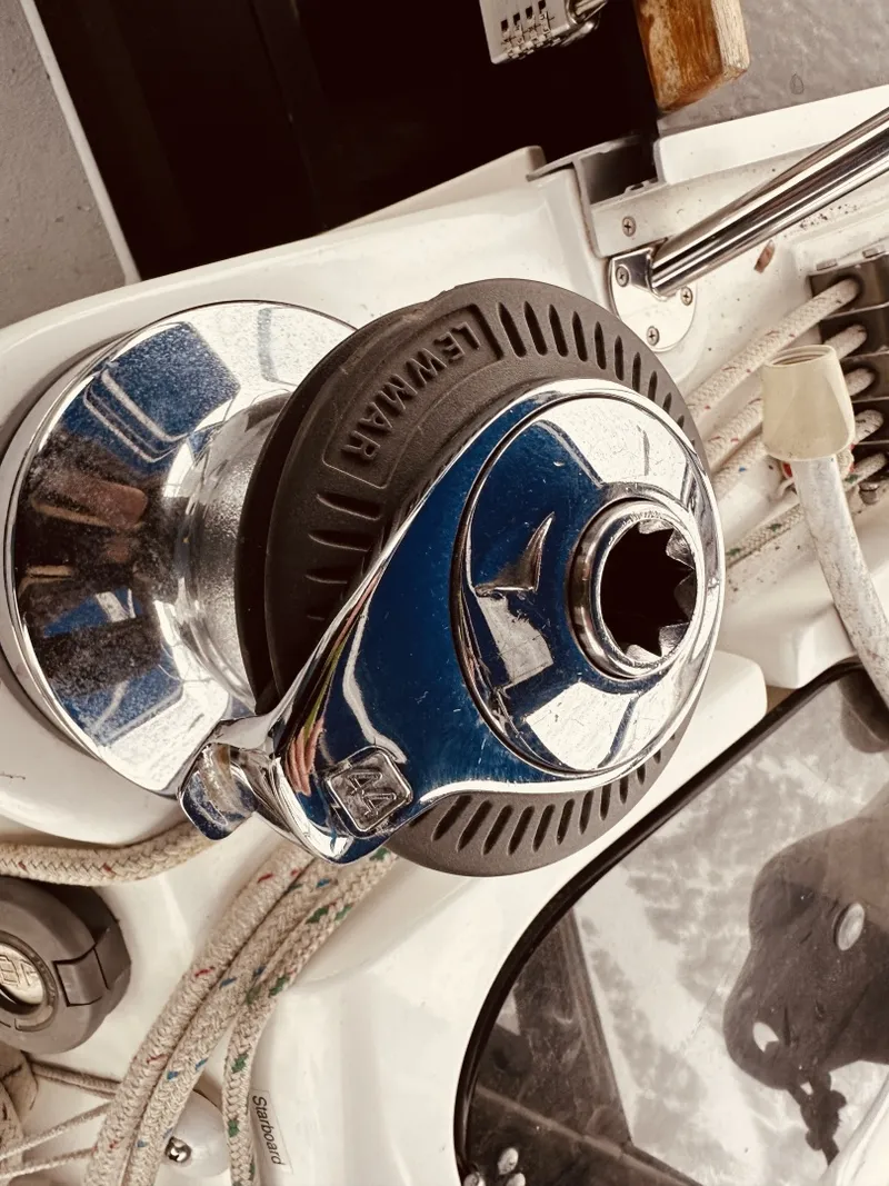 Slide: The Image of Hunter 41 1995 - 6035897