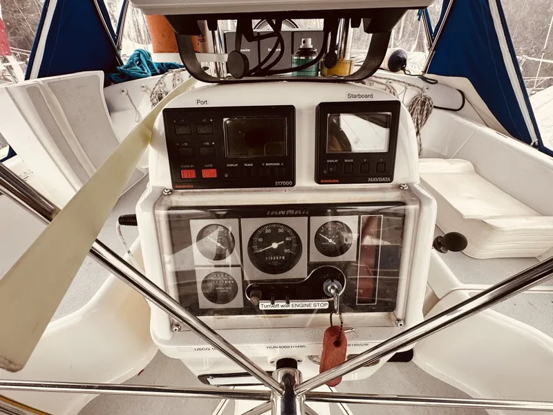 Slide: The Image of Hunter 41 1995 - 6035900