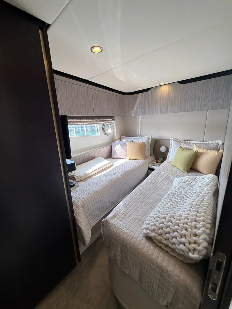 Slide: The Image of Azimut 60 FLY 2019 - 6040405