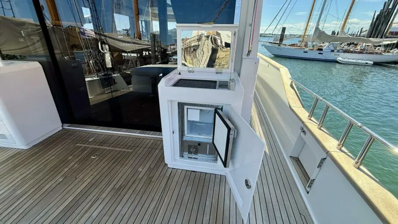 Slide: The Image of Sirena 58 2021 - 6035686