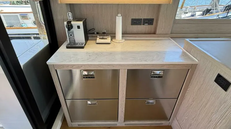 Slide: The Image of Sirena 58 2021 - 6035688