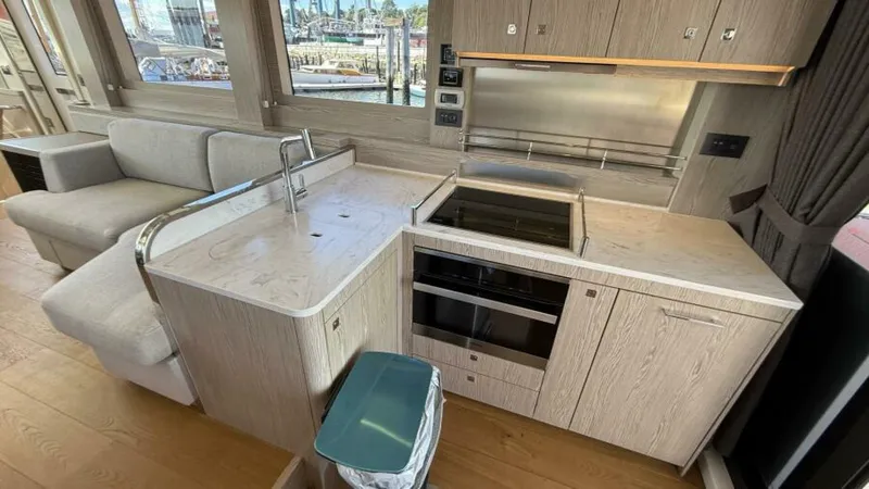 Slide: The Image of Sirena 58 2021 - 6035689