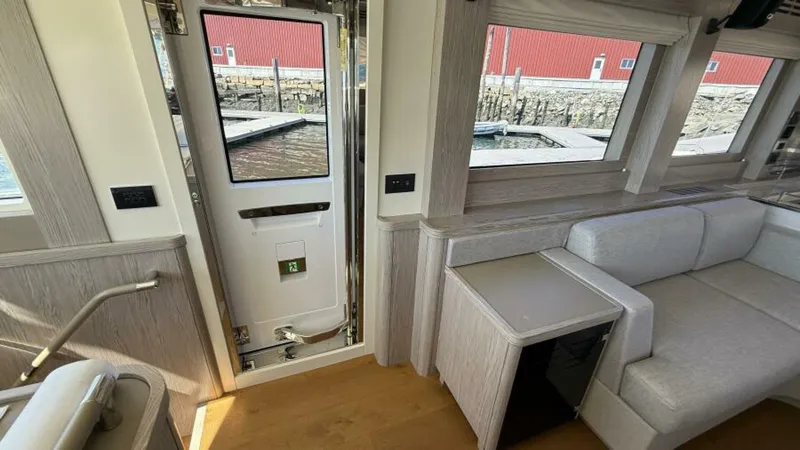 Slide: The Image of Sirena 58 2021 - 6035693