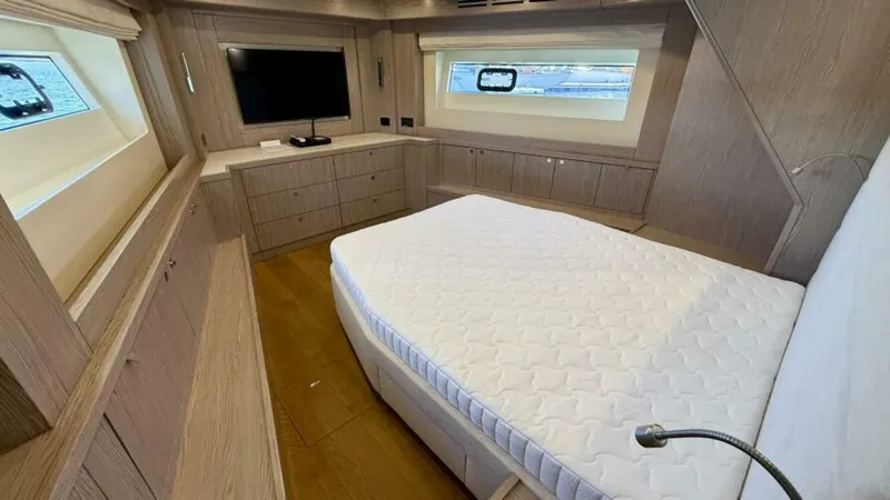 Slide: The Image of Sirena 58 2021 - 6035705