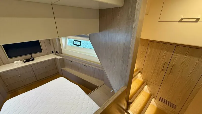 Slide: The Image of Sirena 58 2021 - 6035709