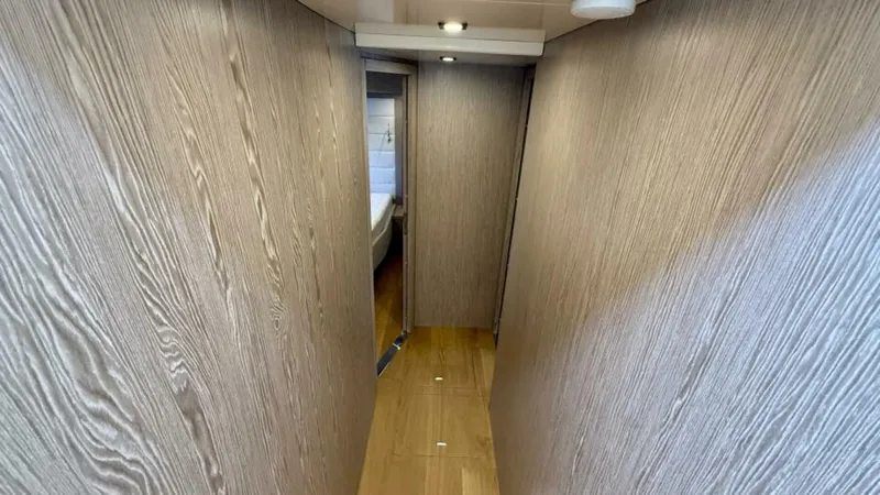 Slide: The Image of Sirena 58 2021 - 6035710