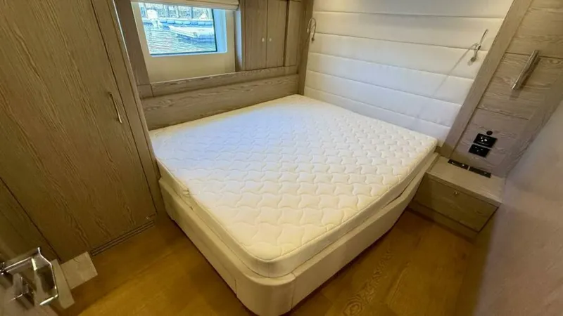 Slide: The Image of Sirena 58 2021 - 6035711