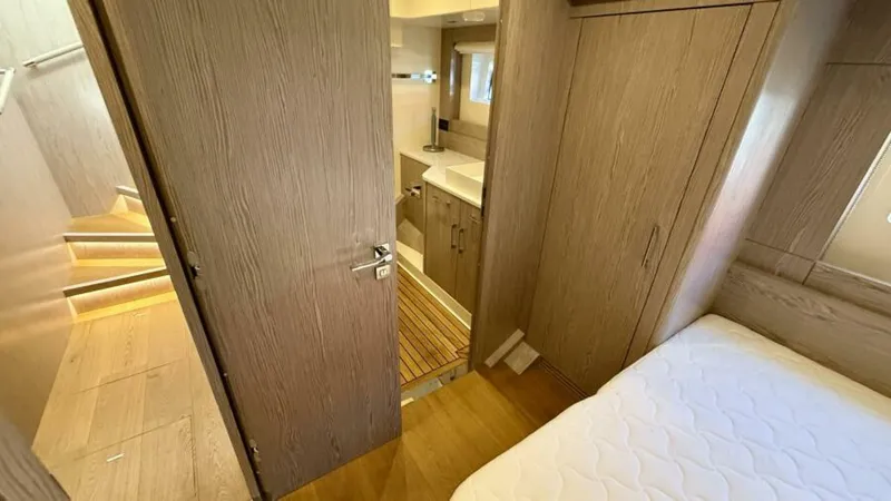 Slide: The Image of Sirena 58 2021 - 6035714