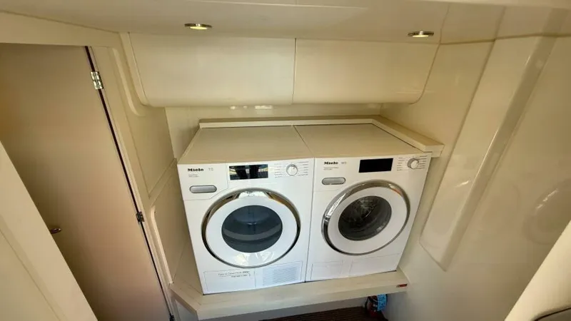 Slide: The Image of Sirena 58 2021 - 6035738