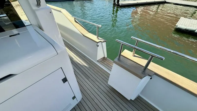 Slide: The Image of Sirena 58 2021 - 6035745