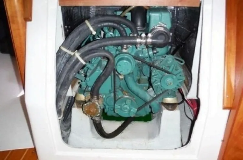 Slide: The Image of C&C 33 2000 - 6035936