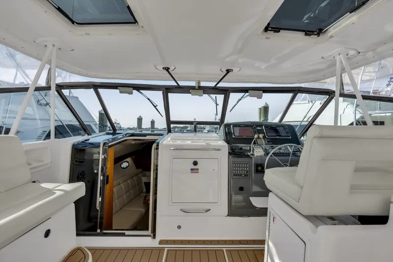 Slide: The Image of Tiara 4100 Open 2002 - 6037485