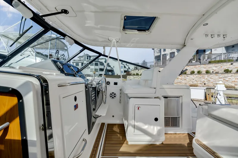 Slide: The Image of Tiara 4100 Open 2002 - 6037488