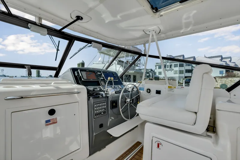 Slide: The Image of Tiara 4100 Open 2002 - 6037496