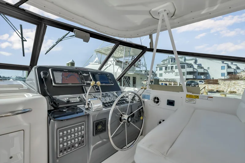 Slide: The Image of Tiara 4100 Open 2002 - 6037500