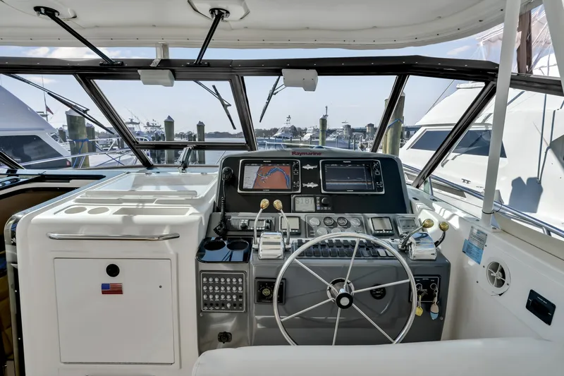 Slide: The Image of Tiara 4100 Open 2002 - 6037511