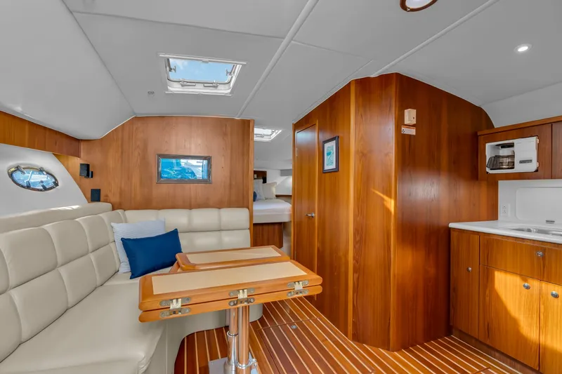 Slide: The Image of Tiara 4100 Open 2002 - 6037514