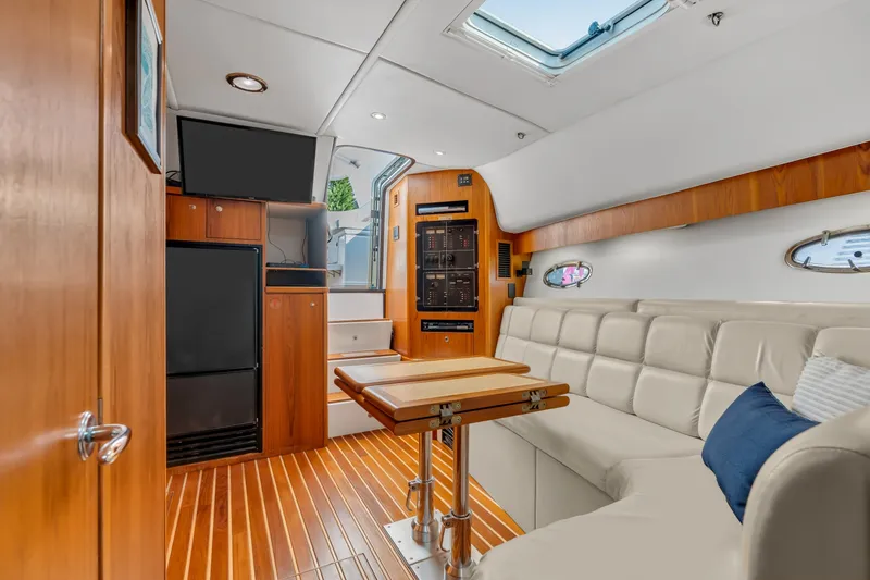 Slide: The Image of Tiara 4100 Open 2002 - 6037533